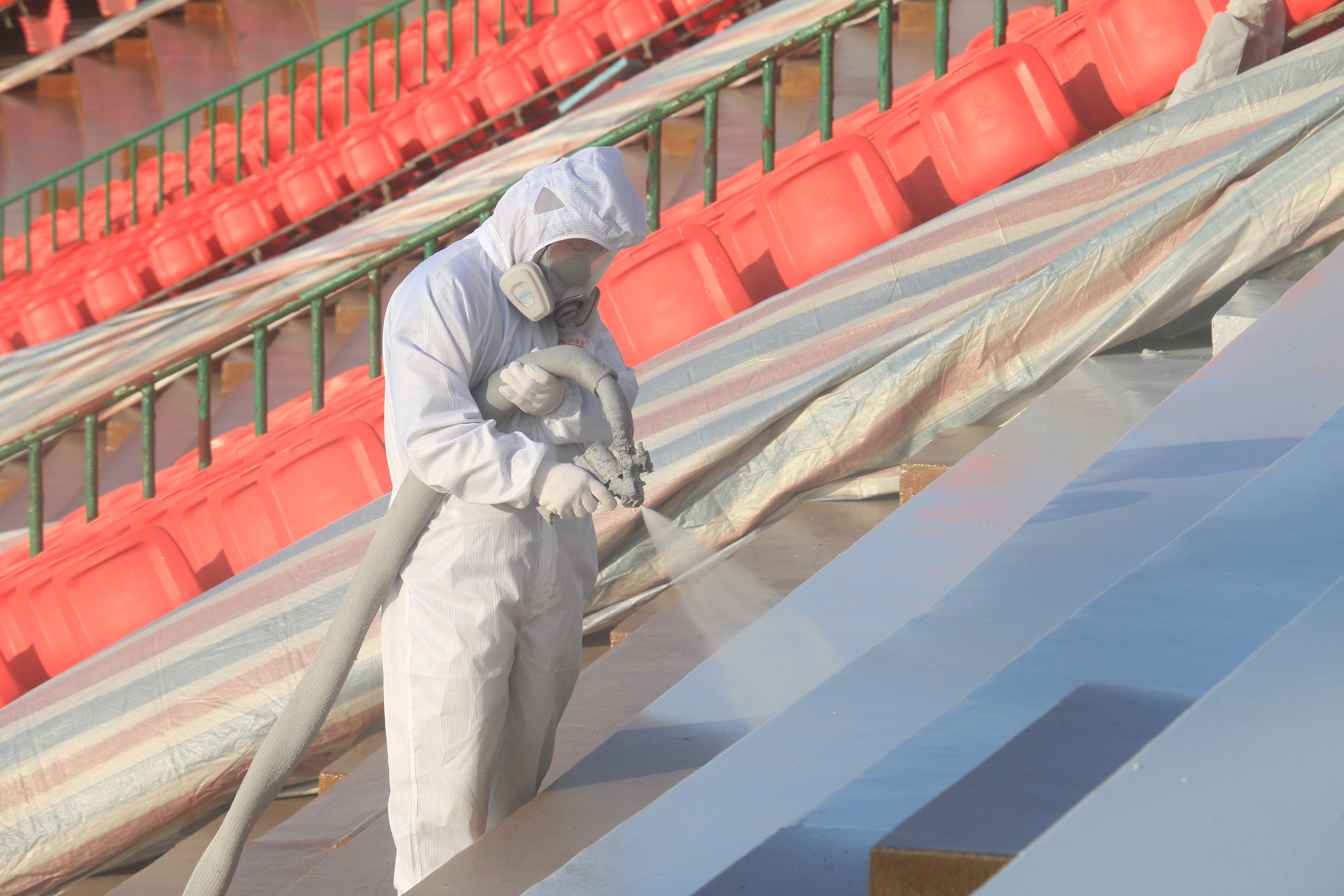 Polyurea spraying Polyurea spraying