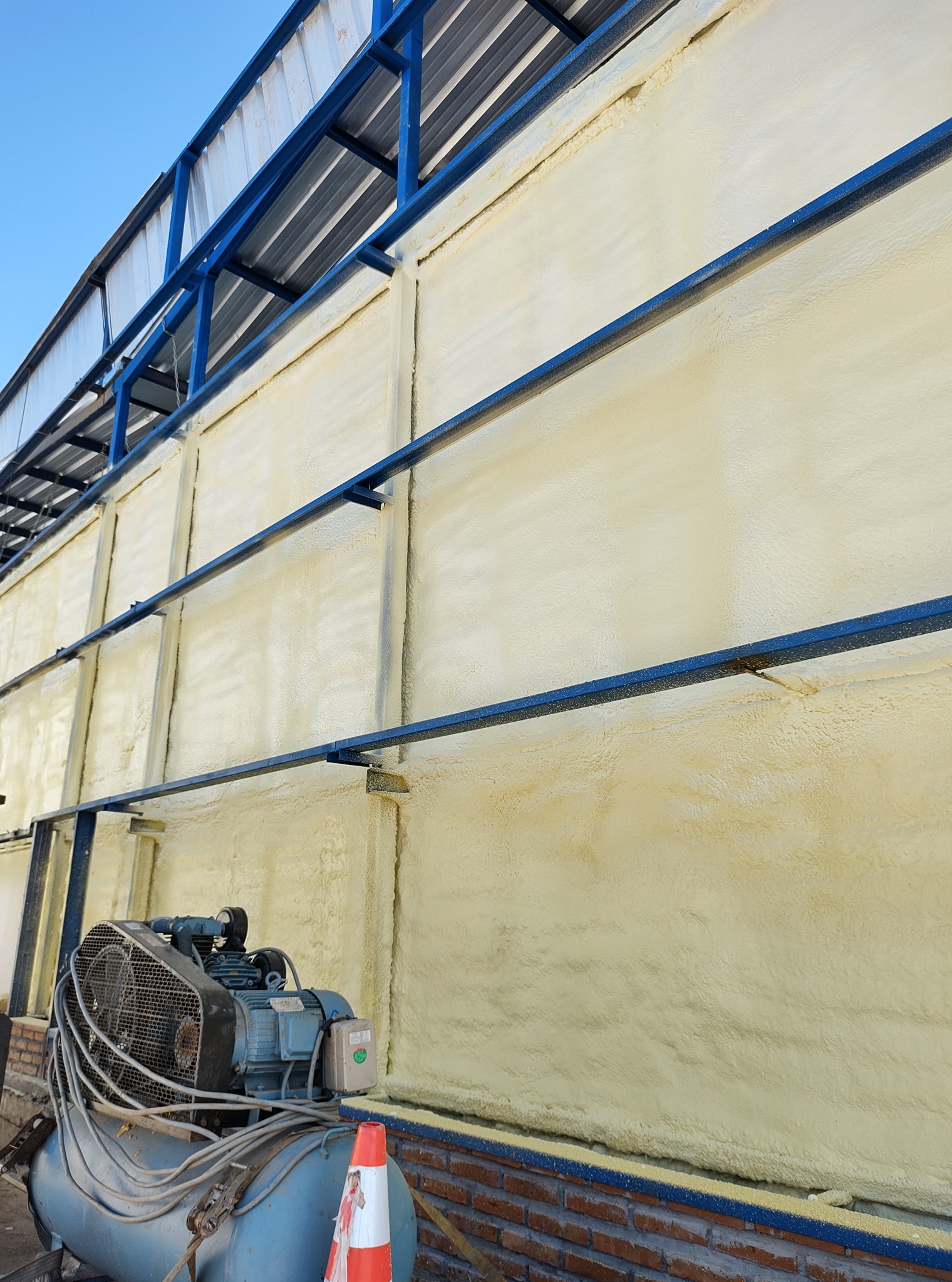 pu foam spraying