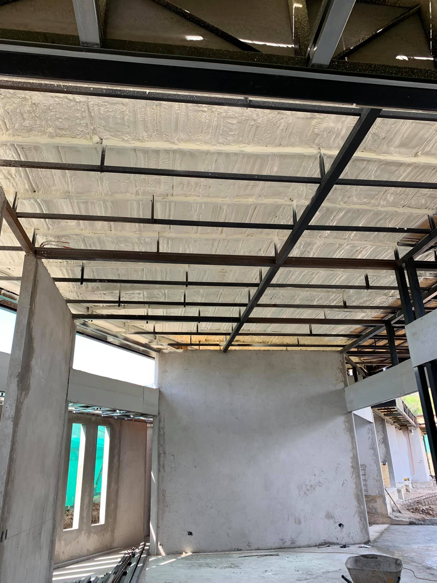 spraying polyurethane foam